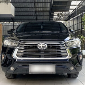 Toyota Innova Reborn AT